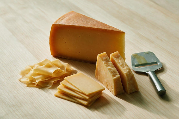 Käse schneiden: welche Dicke wofür und was eine Scheibe wiegt - TIROLISH