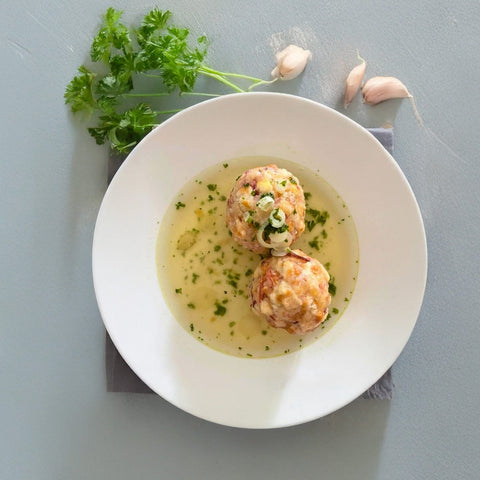 Rezept: Tiroler Speckknödel - Tradition aus den Bergen - TIROLISH