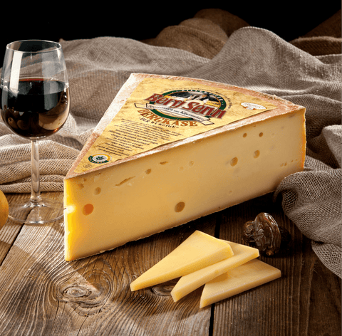 Drei Sommer in einem Laib: Wie Bergkäse reift - TIROLISH